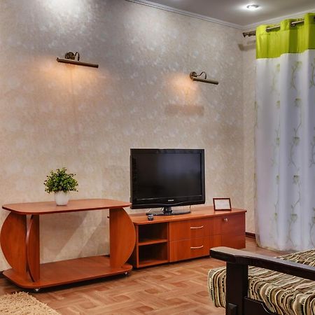 Apartment - Sobornyi Prospect 93 Zaporizhia Ngoại thất bức ảnh