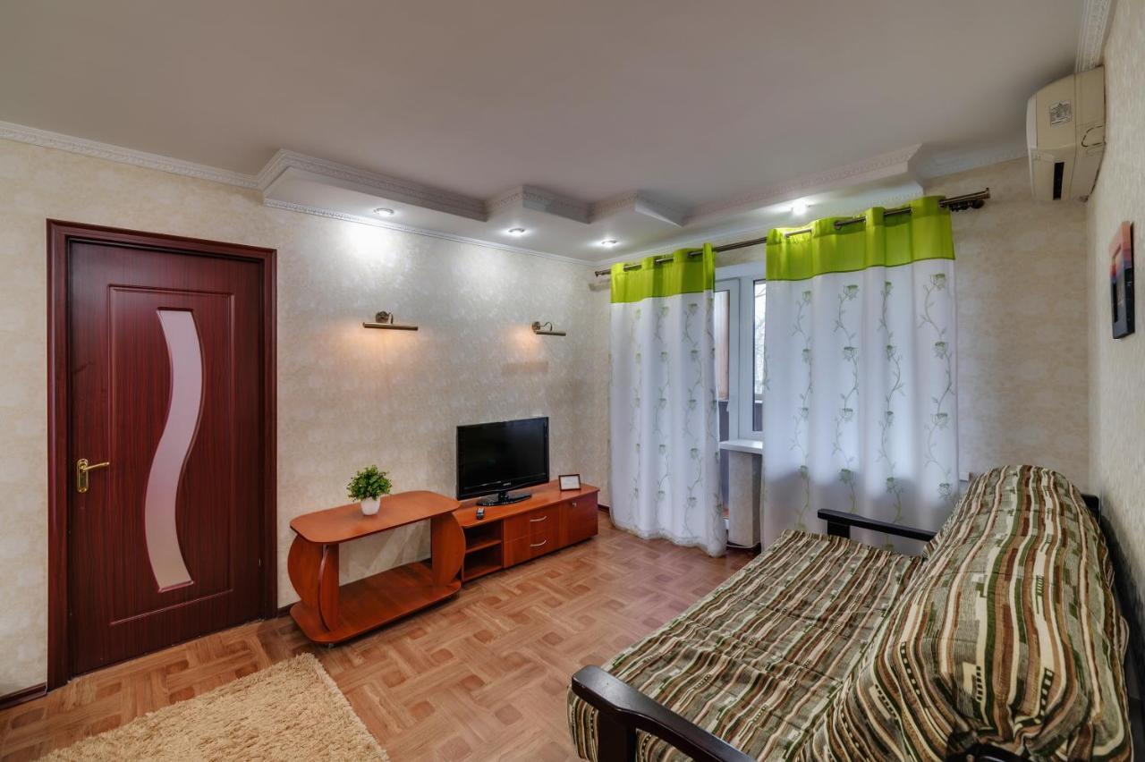 Apartment - Sobornyi Prospect 93 Zaporizhia Ngoại thất bức ảnh