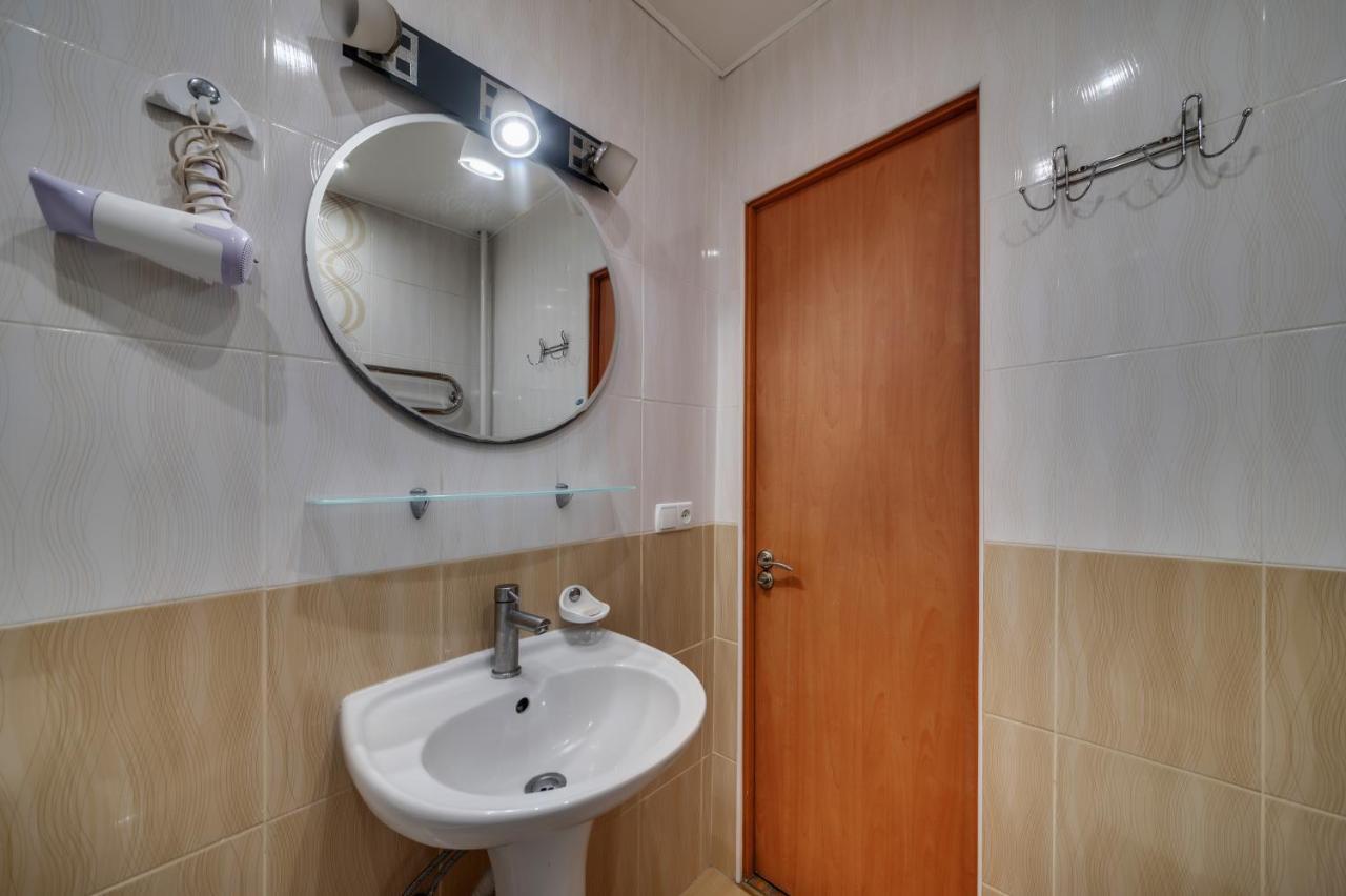 Apartment - Sobornyi Prospect 93 Zaporizhia Ngoại thất bức ảnh