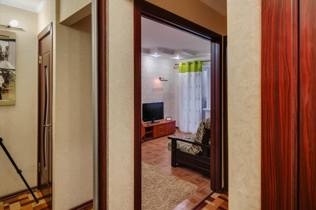 Apartment - Sobornyi Prospect 93 Zaporizhia Ngoại thất bức ảnh