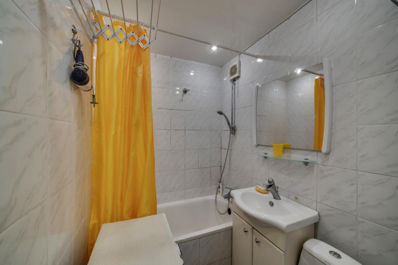 Apartment - Sobornyi Prospect 93 Zaporizhia Ngoại thất bức ảnh